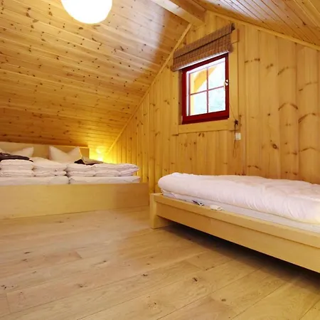 Сasa de vacaciones In Mit Garten